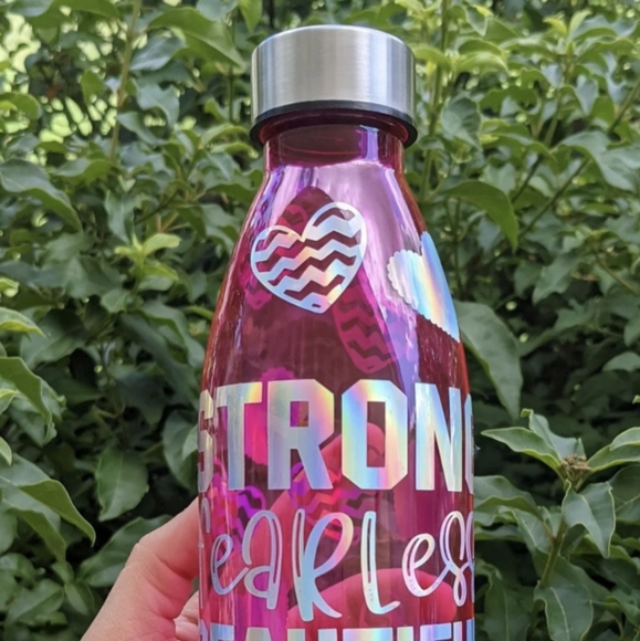 Pink Personalized 22oz. BPA FREE Holographic Heart Design Water Bottle - Picture 3 of 10